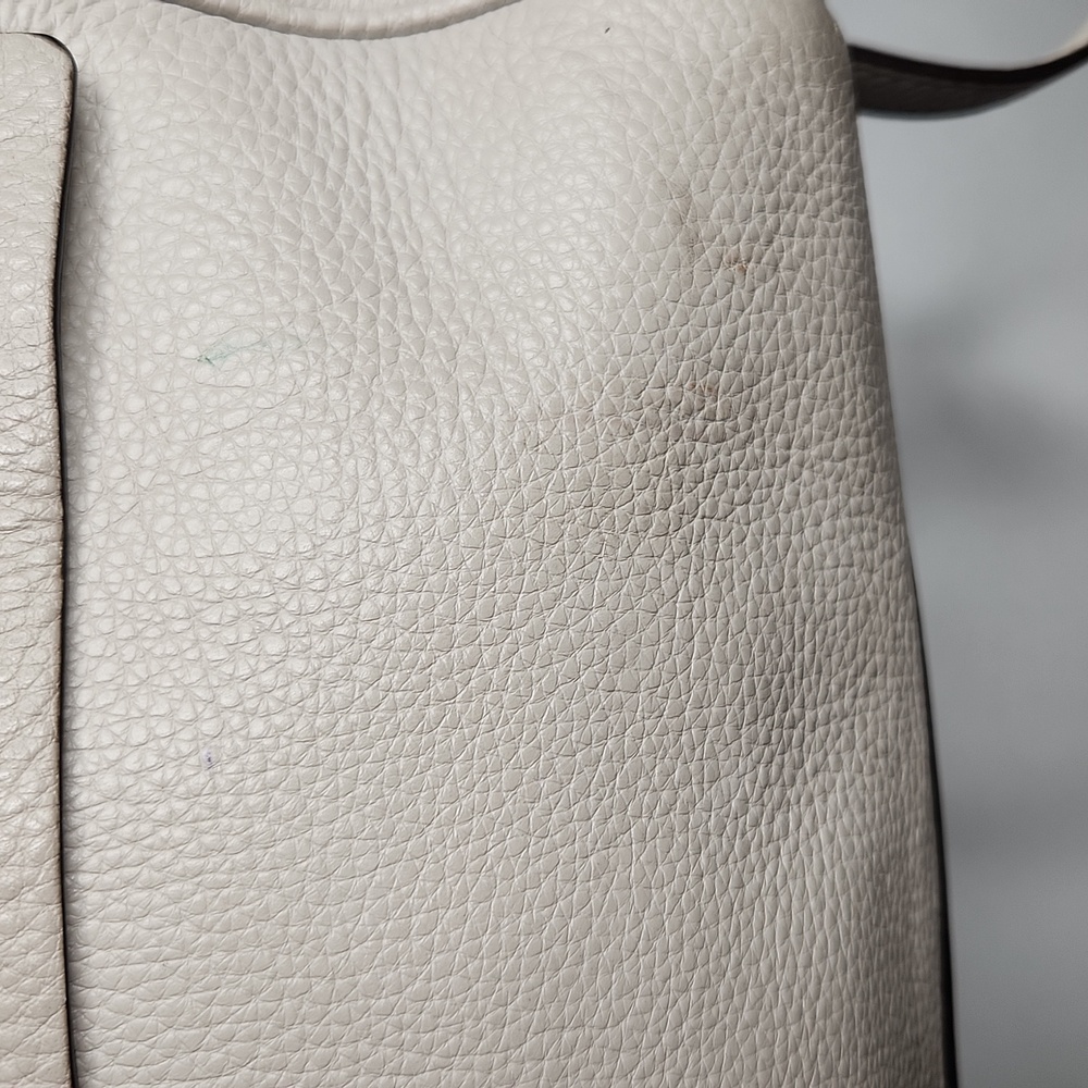 Kate Spade Cream Pebbled Leather Crossbody Bag w/Strap- GUC w/a few spots/stains - Picture 11 of 17